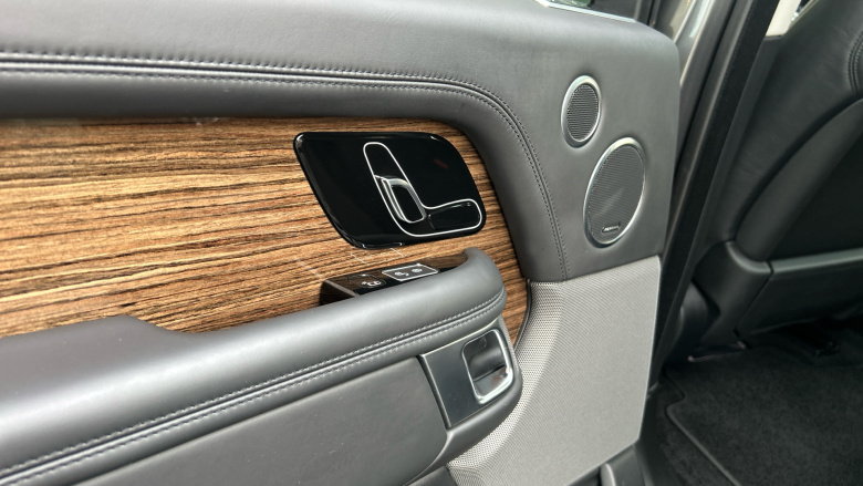 Land Rover Range Rover 3.0 SDV6 Vogue SE 4dr Auto Diesel Estate